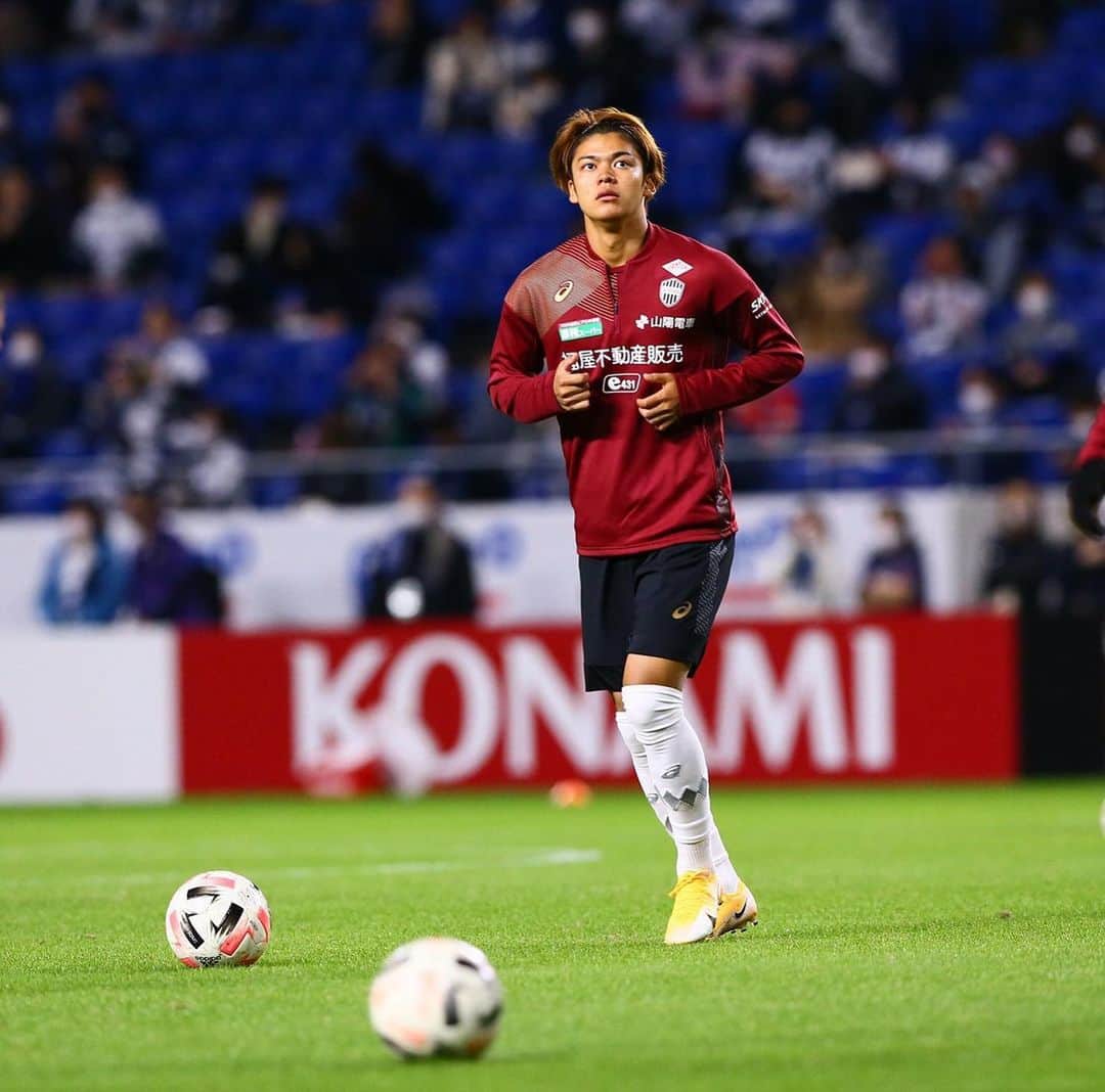小田裕太郎のインスタグラム：「2020年応援ありがとうございました！来シーズン爆発できるよう頑張ります！2021年もよろしくお願いします！ #ヴィッセル神戸  #visselkobe  #一致団結 #japan」