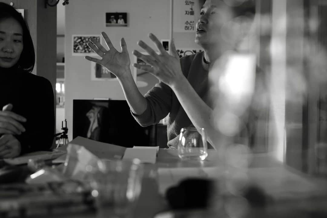 チェ・ヒソさんのインスタグラム写真 - (チェ・ヒソInstagram)「#minimalproject  #미니멀프로젝트  Acting workshop for “Characterization”  올해 가장 즐겁고 뿌듯했던 시간들의 기록.  . . . . 2.5단계 전 ㅠㅠ  Photos by me 🧏🏻‍♀️」12月31日 21時34分 - lunadelizia