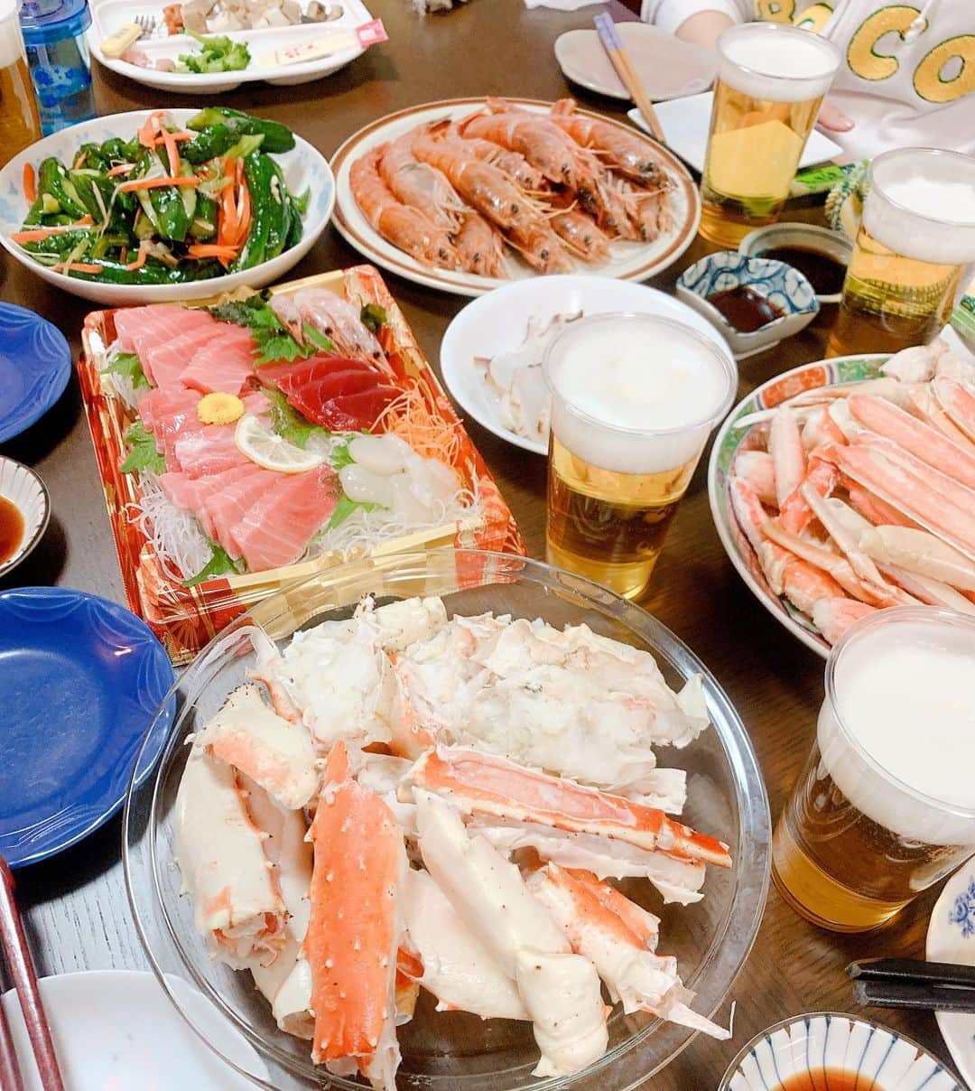 荒木未歩のインスタグラム：「안녕！ こんばんわ！ ㅤ いよいよ2020年も残りわずかです✨ ㅤ 今年は世界的にもたいへんなことが 多かったし、私自身においても色々 大変なことが多かったです😂 ㅤ でも2020年の最後に向けて、 いい方向に向かっていけてるので、 2021年はいい感じで安定していければ いいなって思っております😌✨ ㅤ みなさんはどんな一年でしたか？ ㅤ 写真には写りきらなかった、 角煮や煮物がありました☺️ ㅤ #2020年 #お疲れ様でした #ありがとうございました #2021年 #よろしくお願いします」