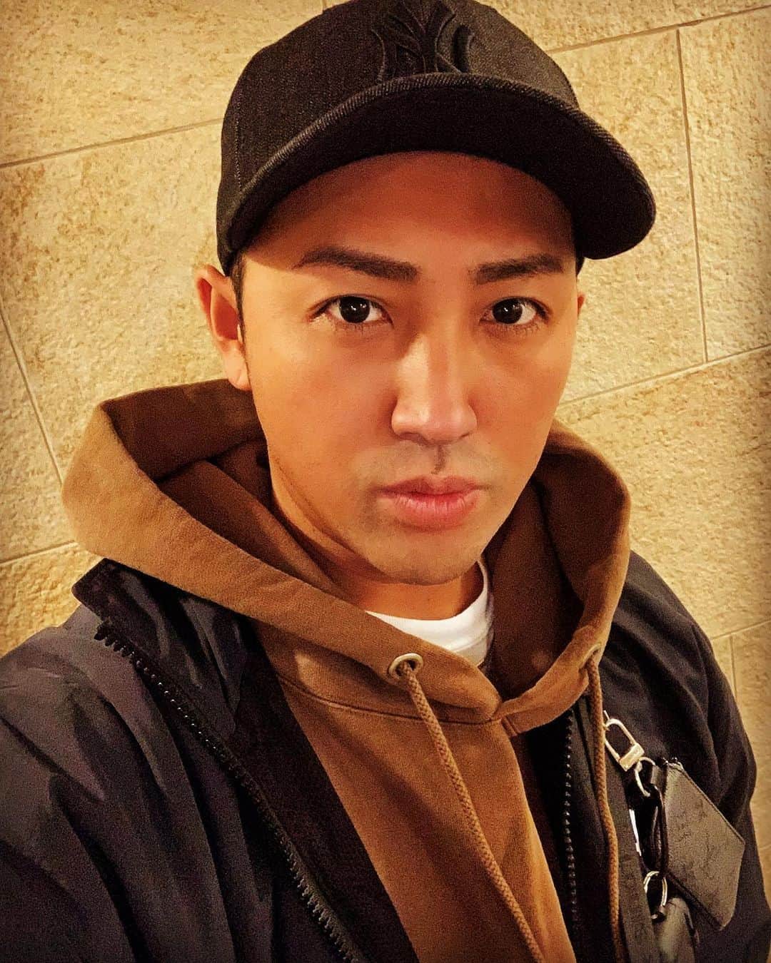 板床悠太郎のインスタグラム：「.﻿ 東京中央美容外科銀座二丁目院(@tcb_ginzanichome )﻿ でやっていただいたTCB式小顔美肌再生調子いい🙌🏾﻿ ﻿ 肌も綺麗になった気するし有難い🙏﻿ ﻿ #東京中央美容外科#美容外科﻿ #銀座二丁目#東京中央美容外科銀座二丁目院﻿ #リフトアップならTCB東京中央美容外科﻿ #美容整形ならTCB東京中央美容外科﻿ #TCB式小顔美肌再生#小顔美肌再生#リフトアップ#PR」