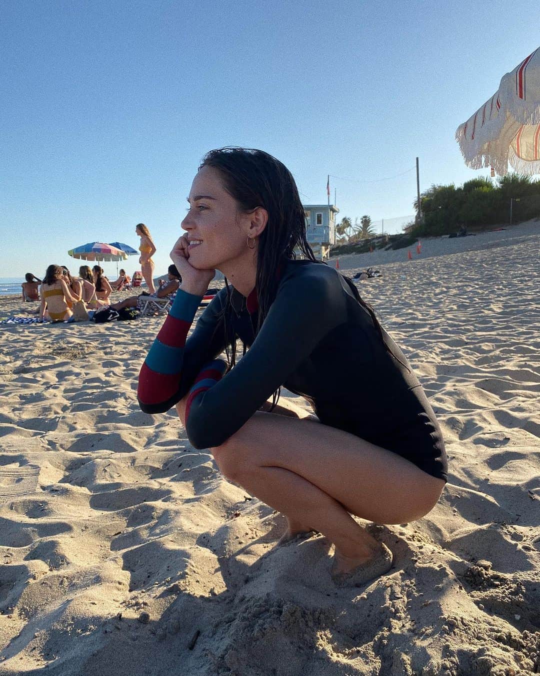 マチルダ・ルッツのインスタグラム：「I’m breathing in the moments, another day walks out , it feels different this time. This past year I’ve often hidden in the past, often thought about the future... tomorrow it’s the blank page of a new 365 Pages book and the only wish is to be present, stay present, body soul and mind! Happy last day of 2020 . Wishing everyone a year full of growth and gratitude! #happynewyear」