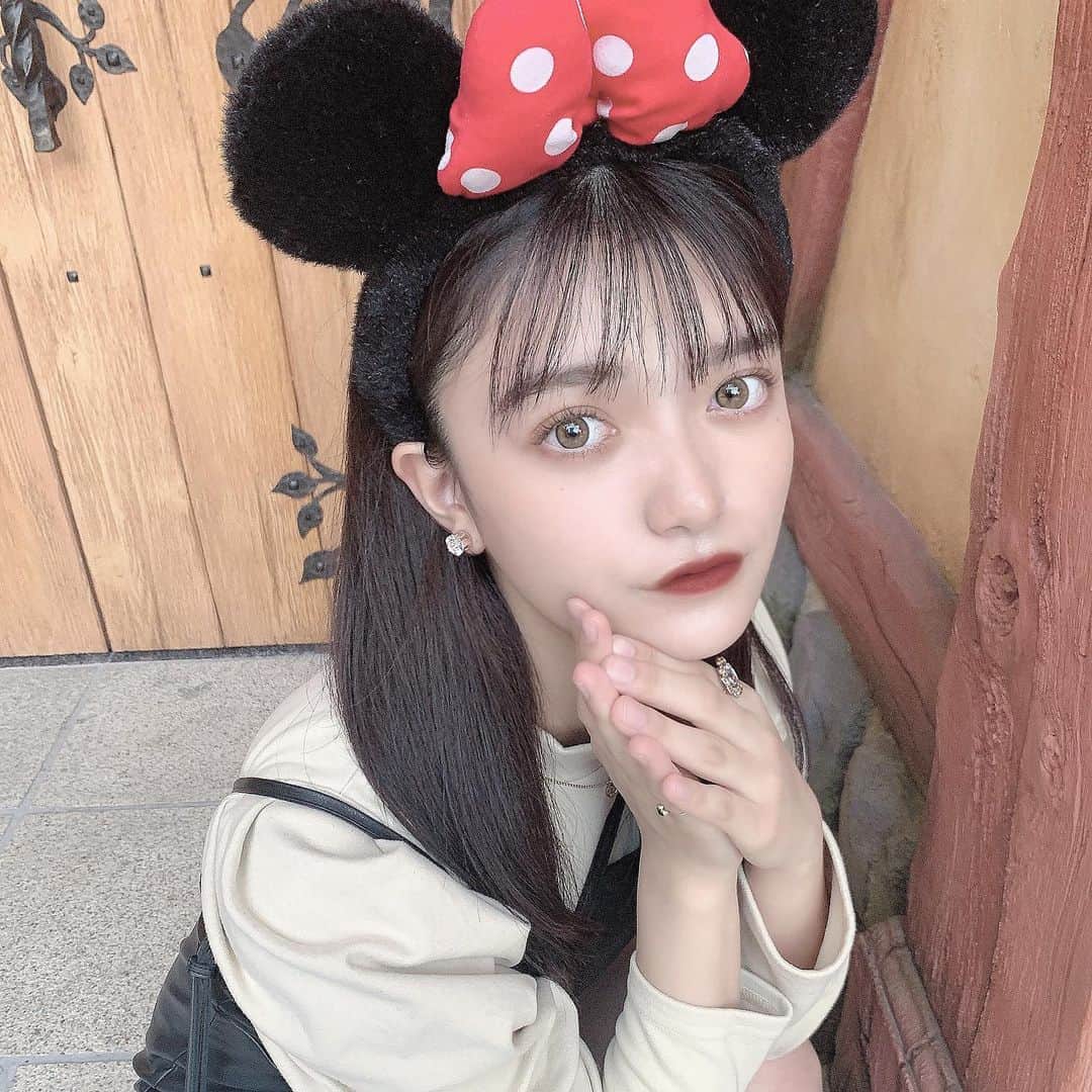 増田ねねのインスタグラム：「♡ 2020年、ありがとうございました🌛  たくさんの方に感謝の気持ちでいっぱいです。 来年はもっと皆様とたくさん笑って過ごせますように❤︎ そして皆様に感謝を忘れず、私らしく一生懸命頑張ります！！  それでは皆さん良いお年を〜♡ . . #jk3#ljk#jkブランド #ljkの素敵な思い出  #ディズニーコーデ #dヲタ  #イエベ#イエベ秋#イエベメイク#オレンジメイク #ナチュラルメイク#ブラウンメイク#透明感メイク #2020年ありがとう」
