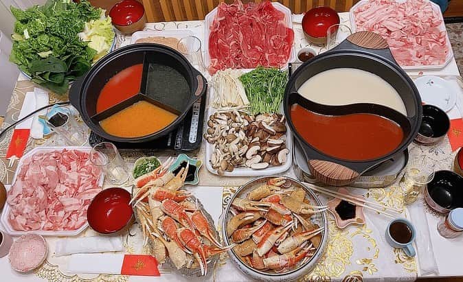 のインスタグラム：「さよなら2020年 2021年さいこーな1年になりますよーに  良いお年を〜👋 #紅白でよかな #紅組」