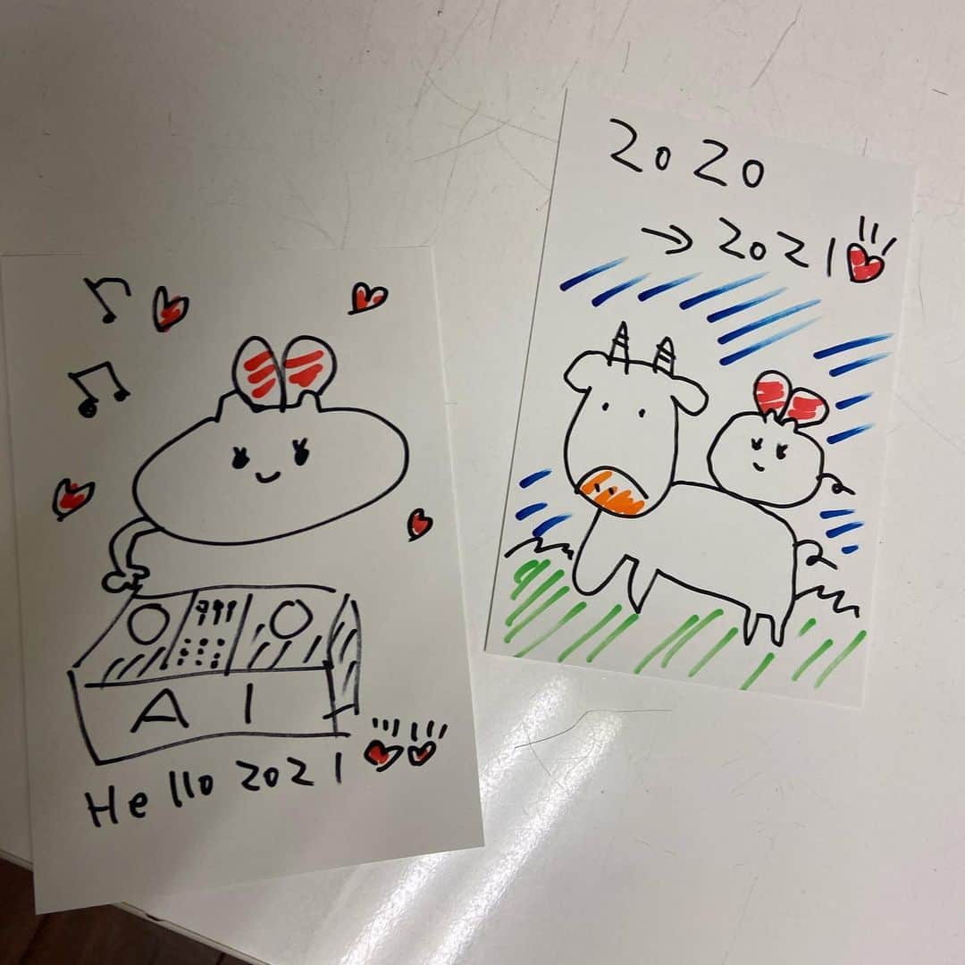 DE DE MOUSEのインスタグラム：「今年も残すところ僅か 誰にとっても激動であり、考え方、生き方そのものも深く考えさせられる年だったと思います 少しずつでも世界が平和になっていく事を心から願います 関わってくれた全ての皆様、DÉ DÉ MOUSEの音楽を聴いてくれる全ての皆様、本当にありがとうございます！！ 来年もよろしくね！  #dédémouse #dedemouse #デデマウス #電電鼠」