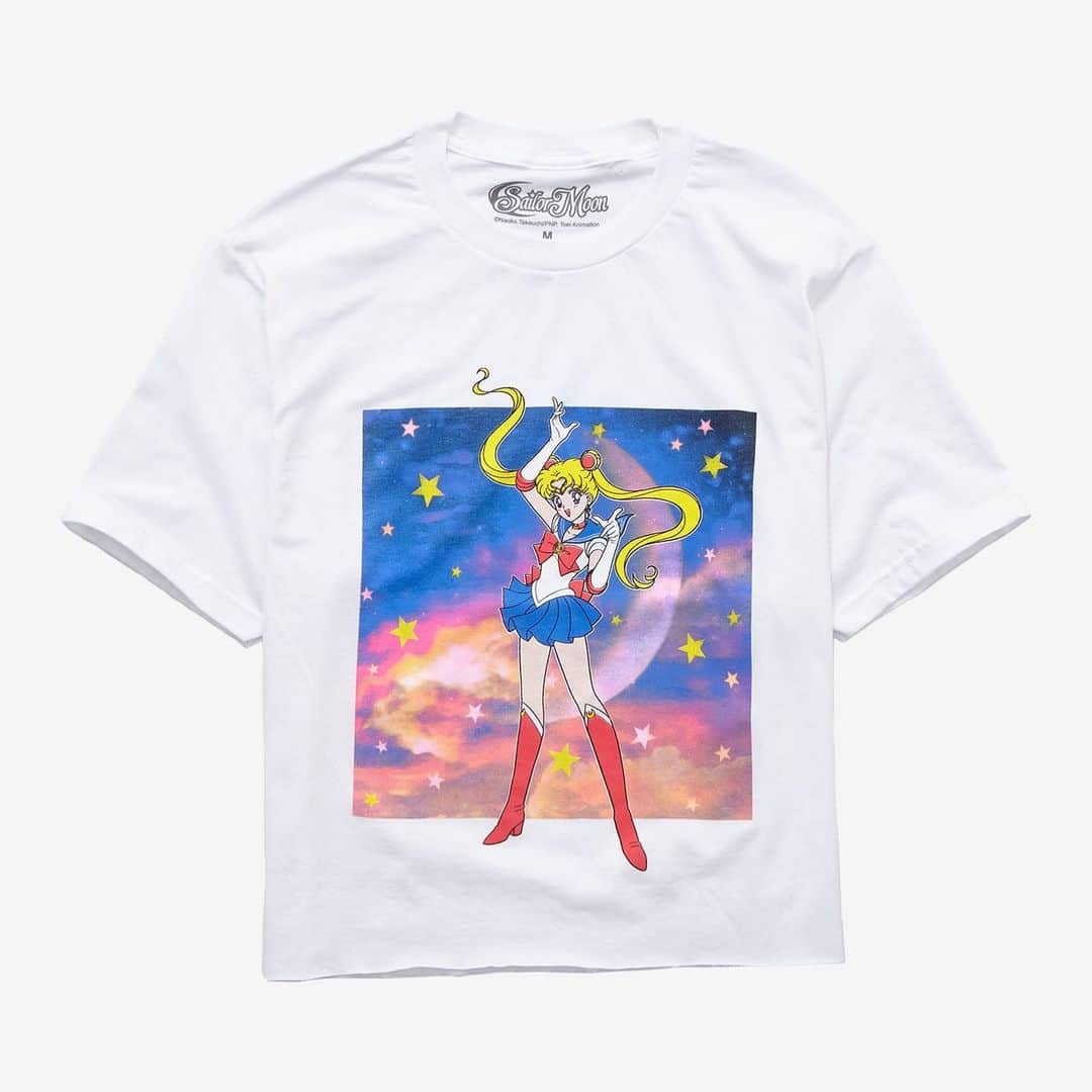 Sailor Moonさんのインスタグラム写真 - (Sailor MoonInstagram)「✨🌙 Super cute Sailor Moon crop from @hottopic! 🌙✨  #sailormoon #セーラームーン　#croptop #fashion #hottopic」12月31日 22時15分 - sailormoon_sc