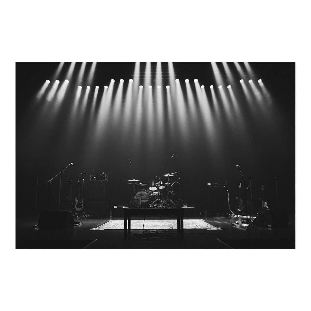 HIDEのインスタグラム：「‪今年も後少しになりました‬ ‪今年は我慢の年でしたが、‬ ‪NOISEMAKER、H.U.Eリリース‬ ‪初めてのライブ配信‬ ‪DOTS COLLECTIVEでの展示会‬ FUTURE FOUNDATION‪3バンドでのコラボ‬ ‪楽曲提供などなど、みんなのサポートで‬ ‪良い年になりました😀‬ ‪ありがとうございます‬ ‪来年も様子を見ながらになると思うけど、‬ ‪色々考えてるので、楽しみにしていてください‬ ‪皆さん良いお年を🎍‬」