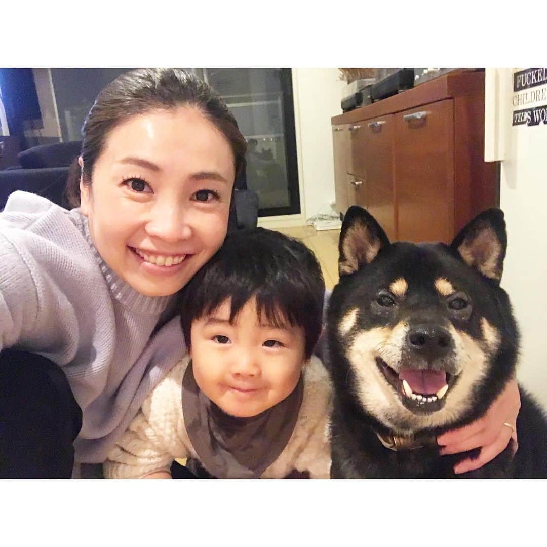 のインスタグラム：「皆さま、2020年もありがとうございました。 当たり前の事が幸せだと感じた1年でした。  2021年も目の前のことを 一生懸命頑張っていこうと思いますので、よろしくお願いいたします🥺  良いお年をお迎えください🍀」