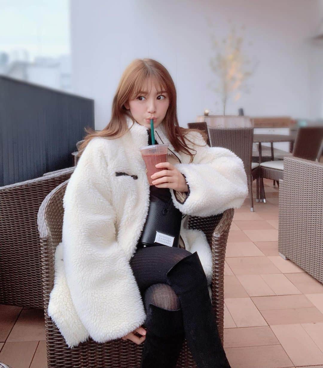 加田穂乃華のインスタグラム：「・ 2020年 皆さん、お疲れ様でした そしてありがとうございました✨  当たり前のことが当たり前じゃなくなり、 とても大変な一年になりましたが、 来年はいい年になるよう みんなで乗り越えていきましょう💪🏼  毎年岡山に帰っておじいちゃんおばあちゃん、家族で 過ごす時間が大好きですが、 今年は帰省せず東京でゆっくり過ごします🏠  今年の私的ハイライトは、ゴルフを始めた事と、 牡蠣が食べれるようになった事です😆😆 来年もよろしくお願いします🙇🏻‍♀️♡  良いお年を😊  #2020 #大晦日」