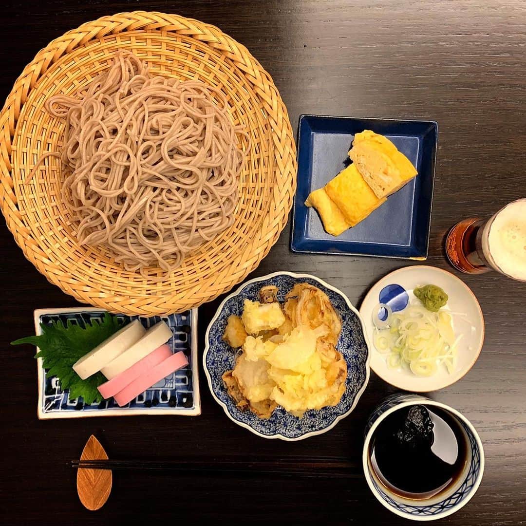 祐真朋樹さんのインスタグラム写真 - (祐真朋樹Instagram)「年越し蕎麦！ 板わさ、玉子焼き、かき揚げだよん。  今年もお世話になりました。 ありがとう！  #晩ご飯 #祐ご飯 #板わさ @suzuhirokamaboko  #玉子焼き #かき揚げ  #利ご飯 #利ご飯 #年越しそば」12月31日 22時20分 - stsukezane