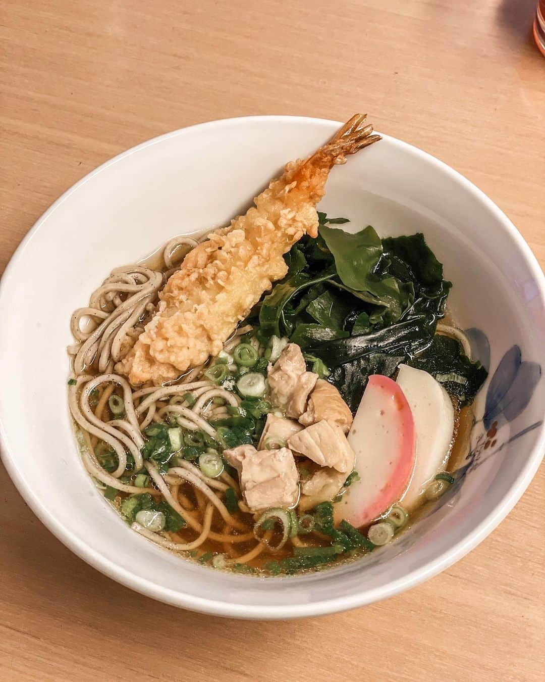 のインスタグラム：「﻿ ﻿ 年越し蕎麦食べました☺️﻿ ﻿ ﻿ 2020年ありがとうございました❤️﻿ ﻿ ﻿ 来年は皆さんにとって素敵な年となりますように…✨﻿ ﻿ ﻿ 良いお年を〜🙏﻿ ﻿ ﻿ #年越しそば #2020」