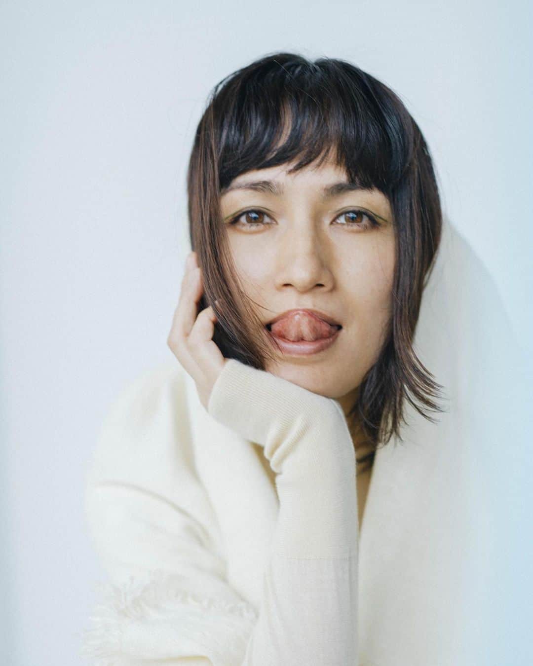 佐田真由美さんのインスタグラム写真 - (佐田真由美Instagram)「2020 お世話になりました。  2021 全ての人々に愛を❣️❣️❣️ キラキラな一年となります様に🍀」12月31日 22時25分 - sadamayumi