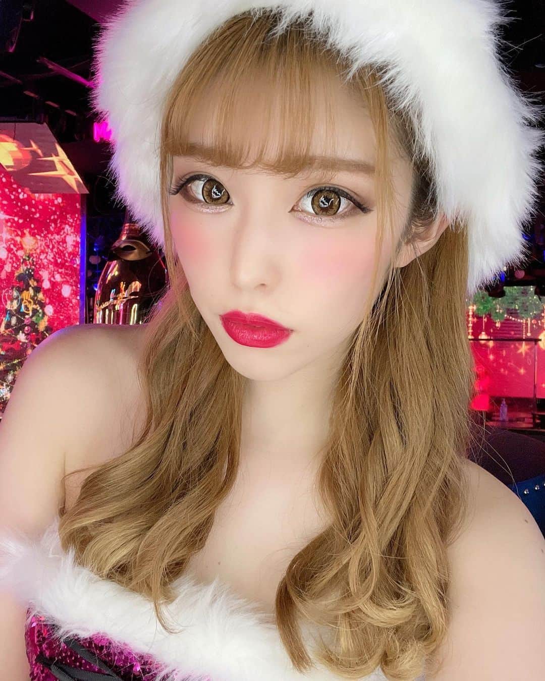 チハルのインスタグラム：「💋 2020年最後の投稿！！ 今年はコロナの影響もあってやりたいことが出来なかったり色々あったから、来年は今年できなかったことに挑戦していきたいな😊2021年もレベルアップできるように頑張るので皆さん温かく見守っていてください🙈最近急に寒くなってきたから、皆んな体調には気をつけてね！ 2020年、ありがとうございました❤️ . . . #partyon #partyontokyo #パーティオン #パリオン #burlesque  #burlesquetokyo #バーレスク東京 #boxdisco  #music #dance #六本木 #showgirl #gogodancer #nightclub #2020 #大晦日 #カウントダウン」