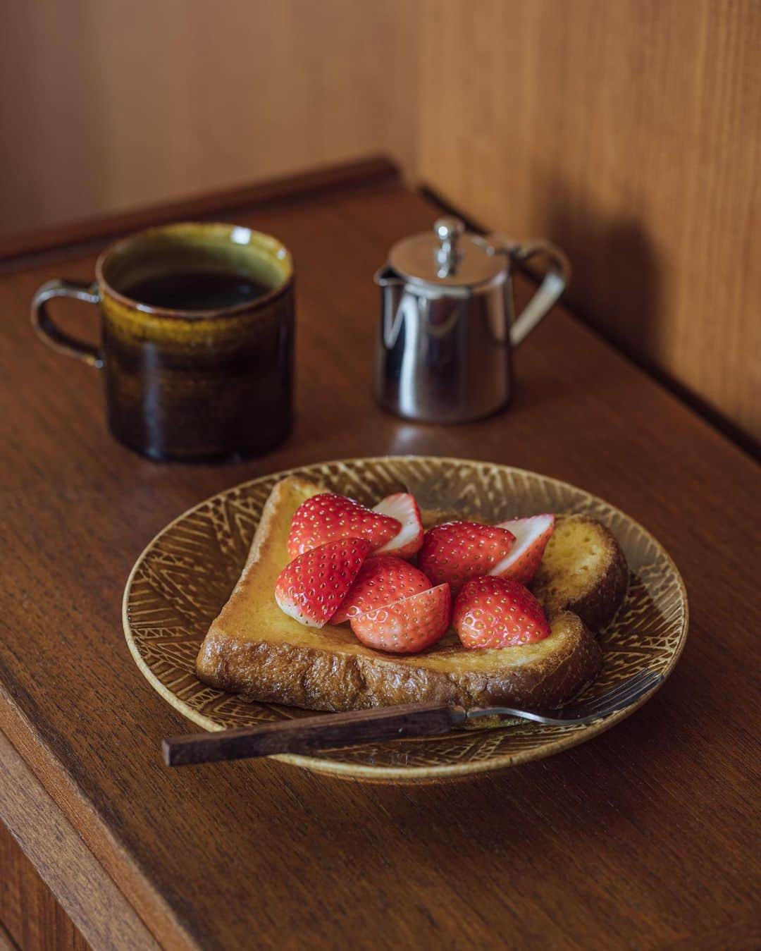 Nanaのインスタグラム：「いつかの朝食。 みなさま、良いお年をお迎えください。」