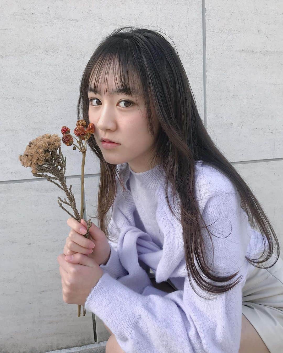 大早希弥海さんのインスタグラム写真 - (大早希弥海Instagram)「２０２０年 ありがとうございました♡♡ . . このような状況の中でしたが、たくさんの方に支えられ、応援していただき本当に嬉しかったです☺️ . . ２０２１年も共に歩きましょう！！！ . . #2020年ありがとう 💗💗💗 . . #shibu3project  #シブサン  #大早希弥海  #おおさきみう  #oosakimiu  #みーちゃん  #jc3  #ヘアモデル  #お花」12月31日 22時32分 - mi_chan333jankenpon