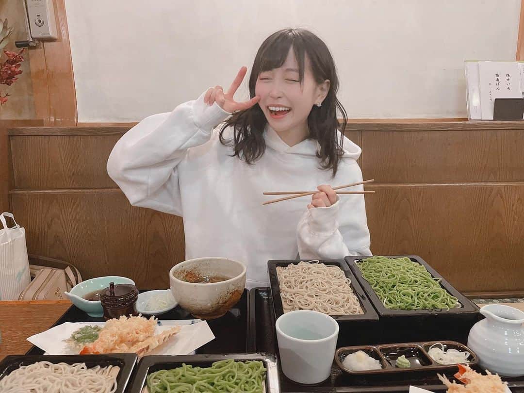宮花もものインスタグラム：「.﻿ ﻿ ﻿ ﻿ 大晦日。 地元、川越は安心感すごいなあ﻿ ﻿ いつも美味しく食べさせてもらっている寿庵にて﻿ ﻿ ﻿ 大晦日限定 年越し蕎麦おいしかった …﻿ 良いお年を 🌙﻿ ﻿ ﻿ ﻿ ﻿ ﻿ #宮花もも #みやももちゃん #アイドル﻿ #大晦日 #年越し蕎麦 #蕎麦 #彼女感﻿ #彼女とデートなうに使っていいよ﻿ #もぐもぐ #川越 #川越観光﻿ #japaneseidol #japanesegirl #l4l」