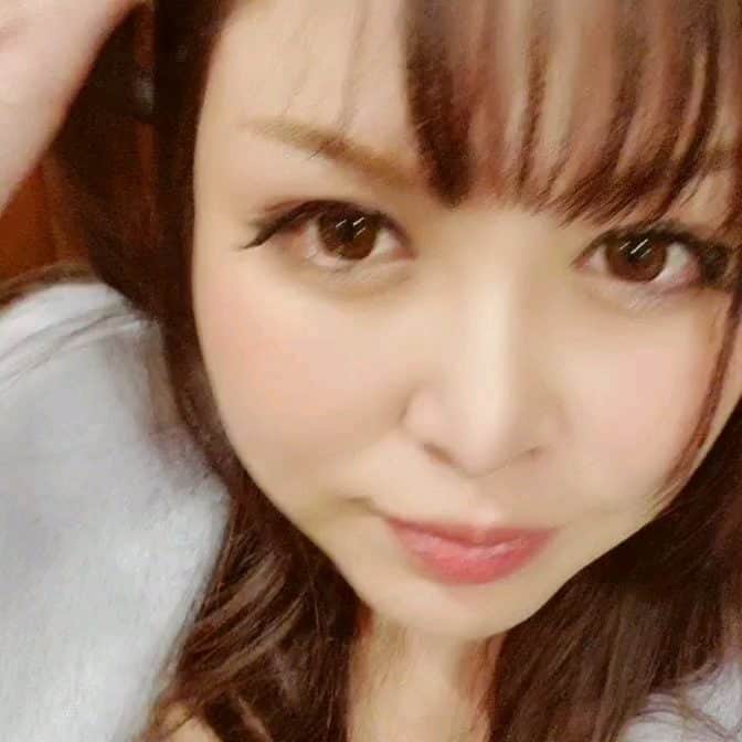 今藤霧子のインスタグラム：「鍋🍲で年越し🍲です😌💓 #kirikoimafuji #capsuleagency_official」
