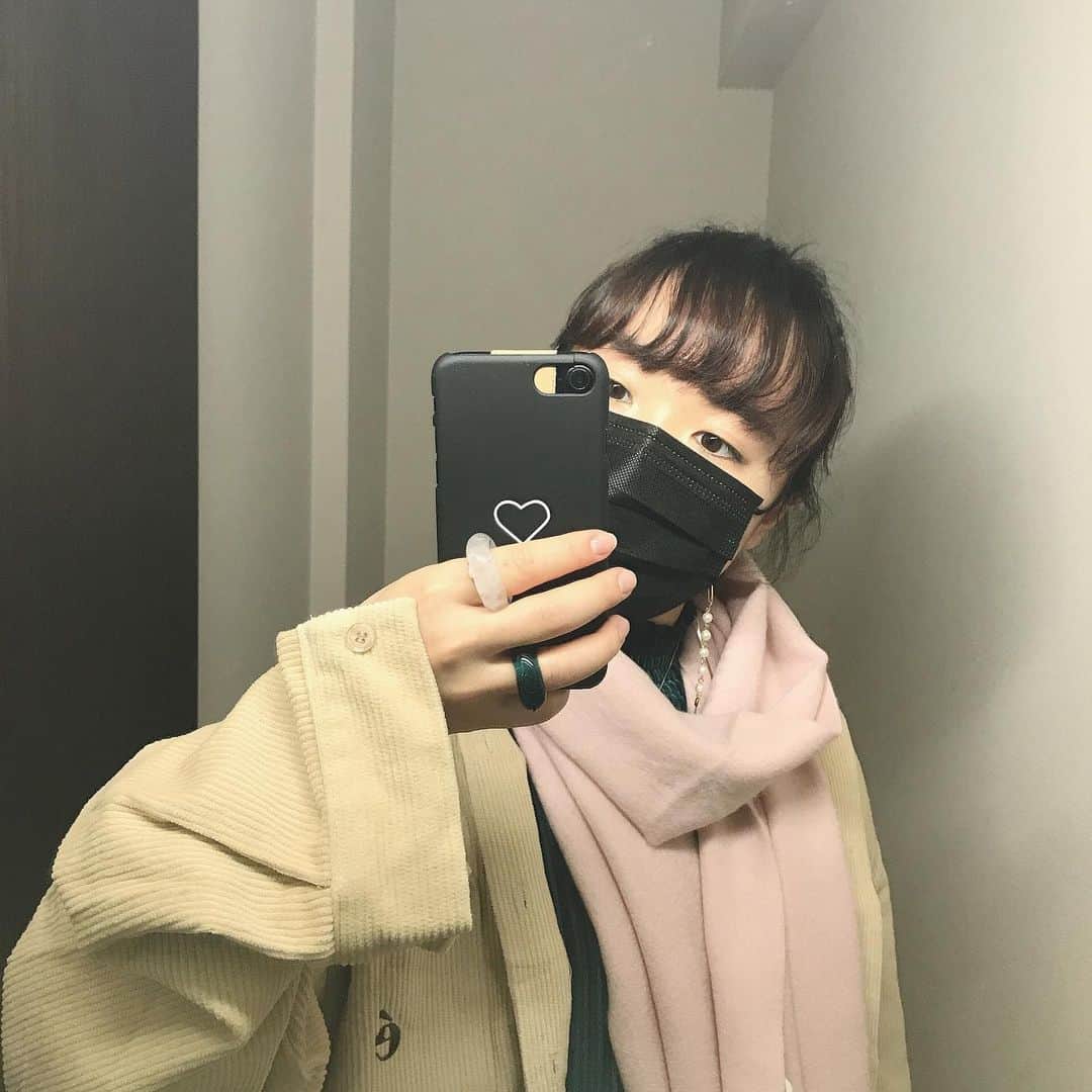 伊藤美誠さんのインスタグラム写真 - (伊藤美誠Instagram)「. . 2020年も たくさんたくさん ありがとうございました♡ たくさん笑って 私自身が喋りまくって この中でも たくさん素敵な方々に出会えて 今の状態だからこそ巡り会えた 環境、出会い、人生 自分の心、考え方 すべてがわたしにとって 良い方向に変わりました😌 2021年も私らしく突き進んで 今よりももっと大爆笑できるよう やりきります😊」12月31日 22時43分 - mima_ito