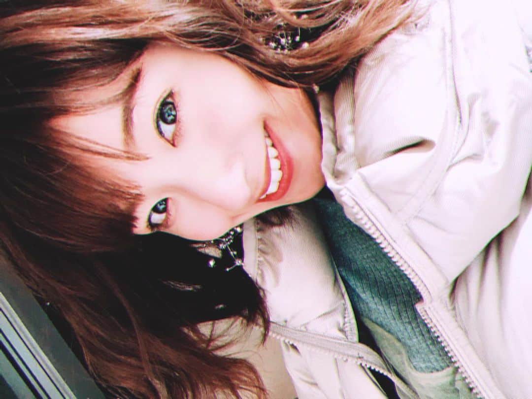杉枝真結のインスタグラム：「☺︎ 2020年💐 応援して下さった皆さま！ 支えて下さった皆さま！ 心から感謝の気持ちを込めて ありがとうございました✨ 今年は、改めて 本当に大切なことや人達を 大切にできる環境に身を置くことが どれだけ大事で素晴らしいことかを 実感する年末を過ごしています。 暖かくして、良い年をお迎え下さい😊」
