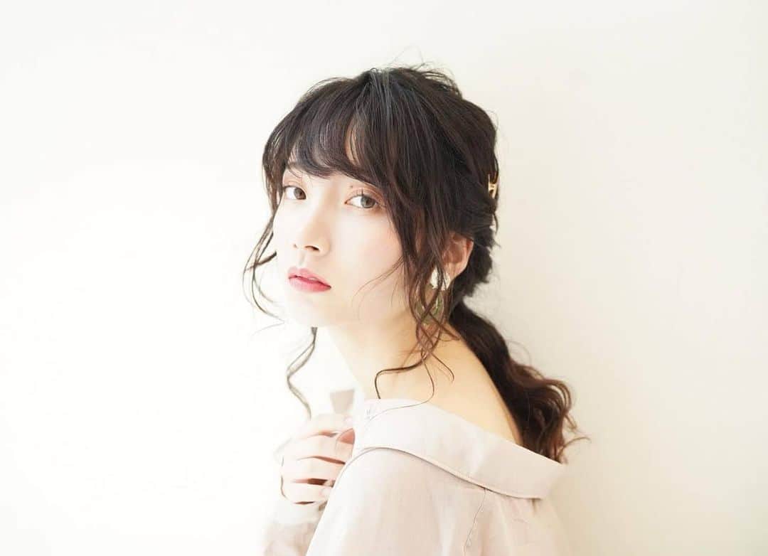 加藤千絢のインスタグラム：「2020年はまさに怒涛の一年でした。 きっと皆さんにとっても、特別な一年だったのではないかと思います。 色々なことが起きすぎてまとまらないので、最後に一言だけ... 良いお年をお迎えください！ らぶゆー！！！🥰🥰🥰 #二言になってもうた！」