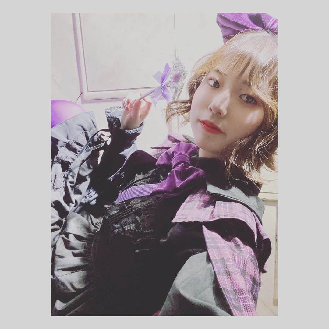 のインスタグラム：「* #過去pic  . . 2020年初舞台と2回目の舞台で 頂いた役達〜💕 . . . . 2021年はもっとたくさん お芝居するぞ〜！ という気持ちで迎えます🎍✨ . . . #ちょっとおバカな #チェルシー  #あざといかわいい #北見  #来年はなーんだ #女優 #舞台 #グラビア #2020  #2021 #instagram #instadaily」