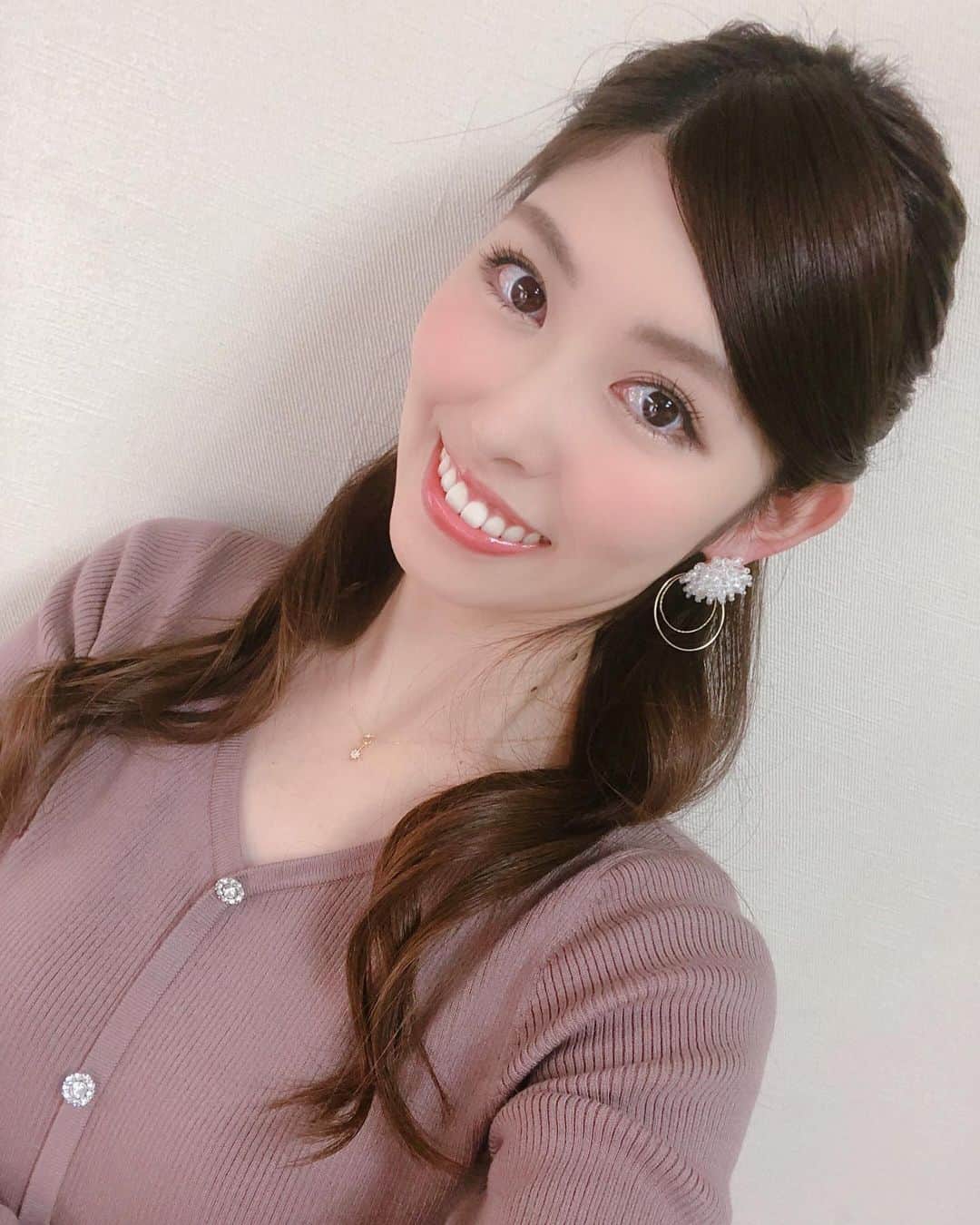 橘ゆりかのインスタグラム：「2020年ありがとうございました🐭🍊﻿ ﻿ 今年もあと数分で終わるー！！！！﻿ ﻿ お仕事納めして﻿ ﻿ 年越しそばいただいて﻿ ﻿ いろんなテレビ見て﻿ ﻿ 私は年越しの準備万端です✊‼️﻿ ﻿ ﻿ みなさんもハッピーな気持ちで﻿ 新年をむかえられますように🌟﻿ ﻿ ﻿ ﻿  #2020 #﻿12月31日 #大晦日 #橘ゆりか ﻿#われポン #ご視聴ありがとうございました #ワンピース #レッセパッセ #laissepasse」