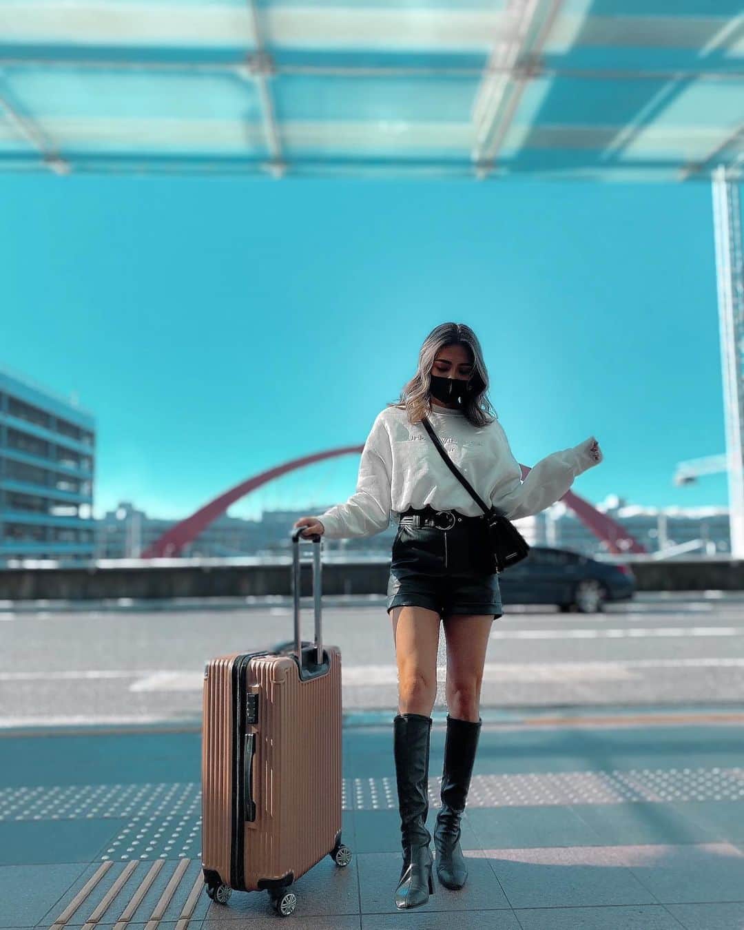Airi Shibuyaさんのインスタグラム写真 - (Airi ShibuyaInstagram)「Goodbye 2020👋🏽 . 今年は環境も大きく変わり、沢山刺激をもらえた一年になりました✨ . 毎年思うけど本当に環境、周りに恵まれてて感謝しかないです😌😌 . 常に感謝の気持ちを忘れずに来年も笑顔いっぱい溢れる楽しい一年になりますように🤍 . それでは皆さま良いお年を🎍✨」12月31日 23時25分 - _airi088