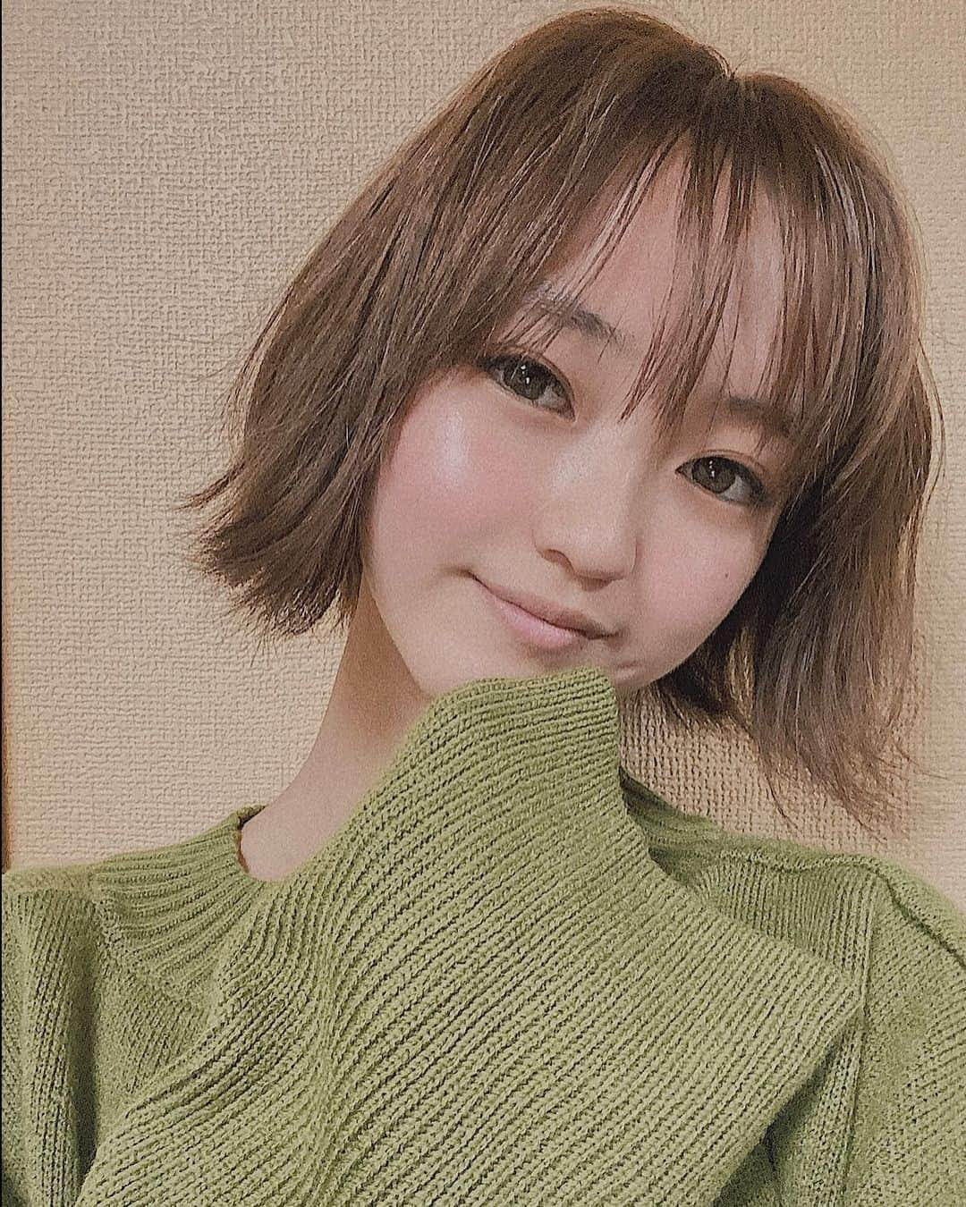 狐塚来愛のインスタグラム：「2020年仲良くして下さった皆さん、ありがとうございました！ . 辛いことも沢山あったけれども 嬉しいことも沢山ありました。 色々な経験が出来た一年でした😌 . . 2021年も、こんな私ですが 宜しくお願い致します💕  #2020年ありがとう」