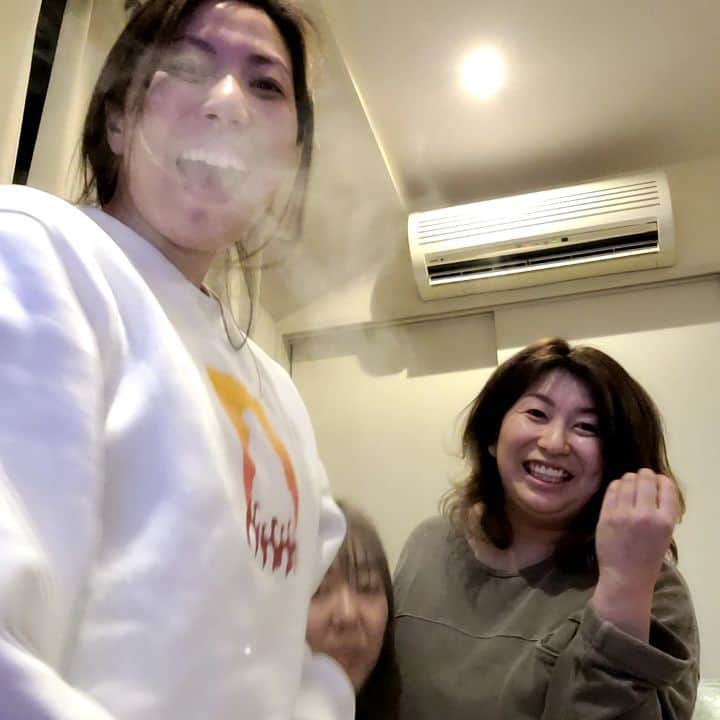のインスタグラム：「2020 まもなく終わりです！ 色々ありすぎて、私はわすれられない年になりました！今年も応援ありがとうございました。皆様、良いお年を！」
