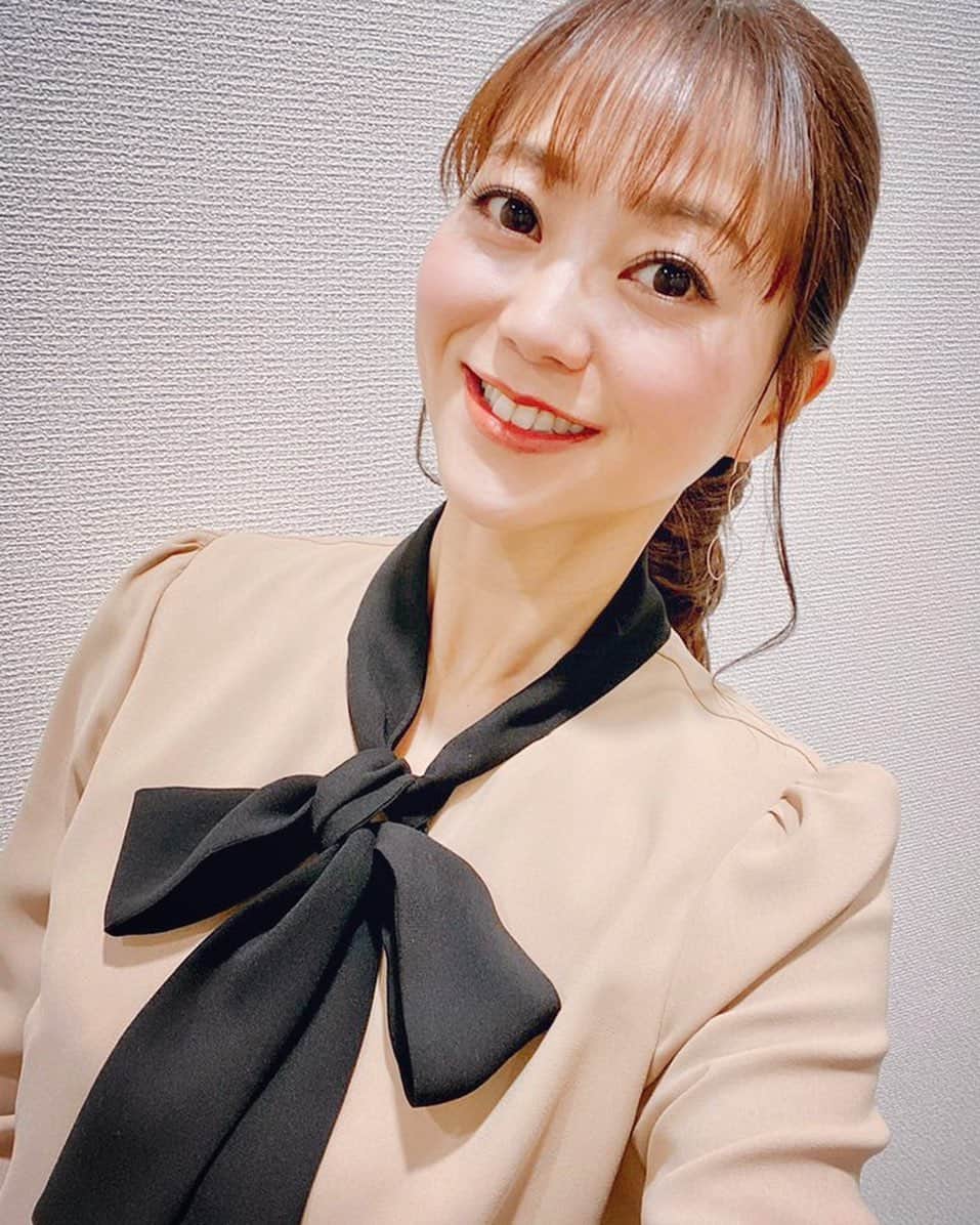 井上英里香のインスタグラム：「2020年もあとわずか🐭✨ * 今年は想像もしなかった 大変な一年になりましたが、 健康の大切さや命の大切さを 改めて感じた年でした🕊 * 当たり前の日常を送れている事が どれだけ幸せか✨😂✨ * いつも支えてくださっている 周りの方々への感謝の気持ちも より一層強くなりました🙇🏻‍♀️♥️ * * 皆様良いお年をお迎えください🌅 * 2021年が素晴らしい年に なりますように🐮✨ * * #2020年 #感謝 #健康 #stayhome #よいお年を #笑顔 #来年もよろしくお願いいたします #フリーアナウンサー #🎤」