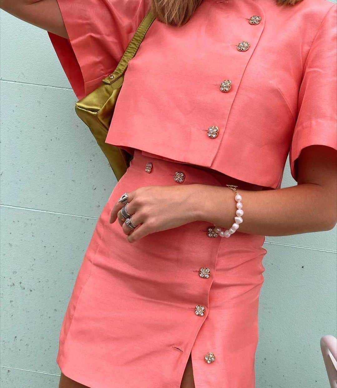 アリスマッコールのインスタグラム：「Diamanté detailing 💎 #aliceMcCALL」