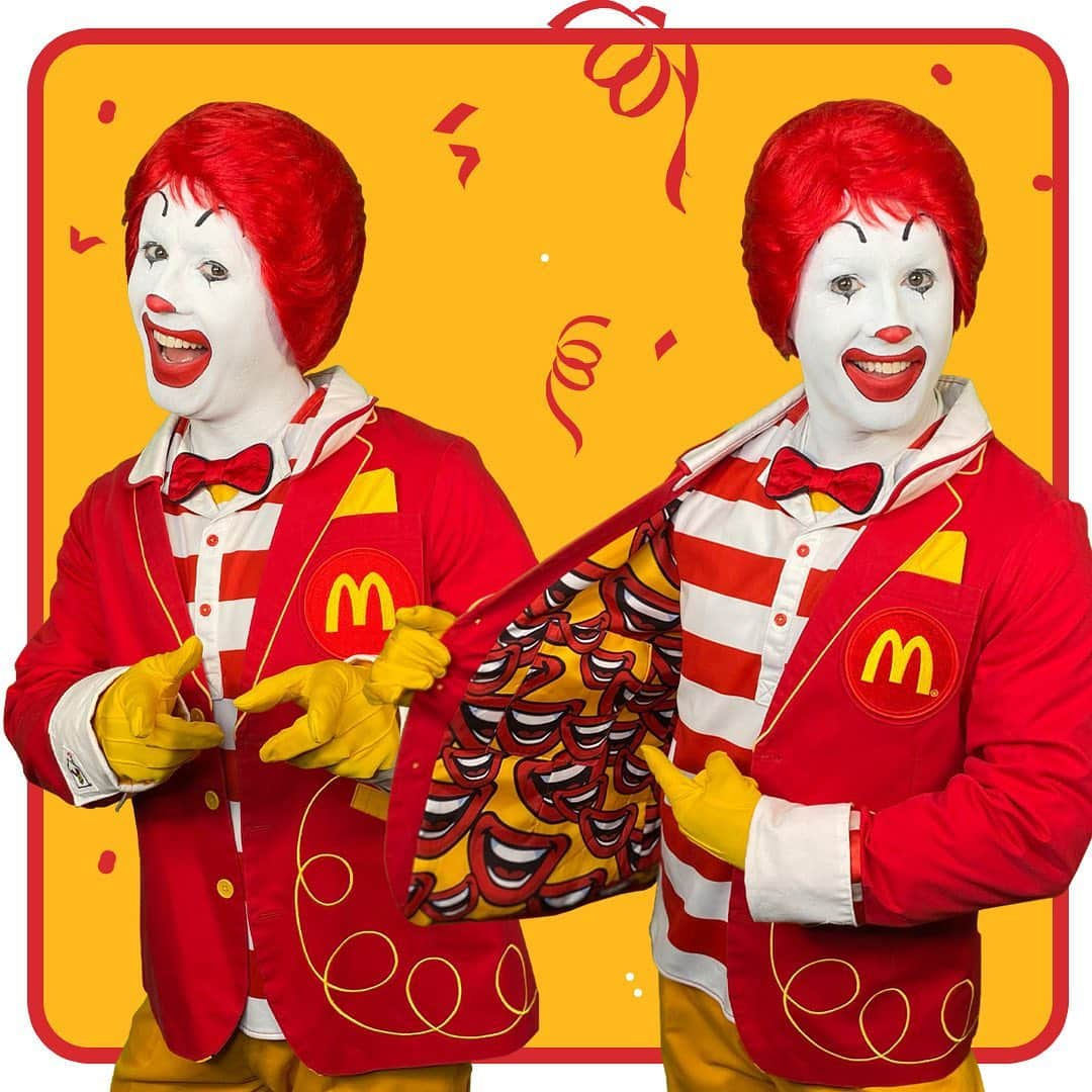 ドナルドさんのインスタグラム写真 - (ドナルドInstagram)「✌️out 2020, bring on 2021!」1月1日 9時28分 - ronaldmcdonald