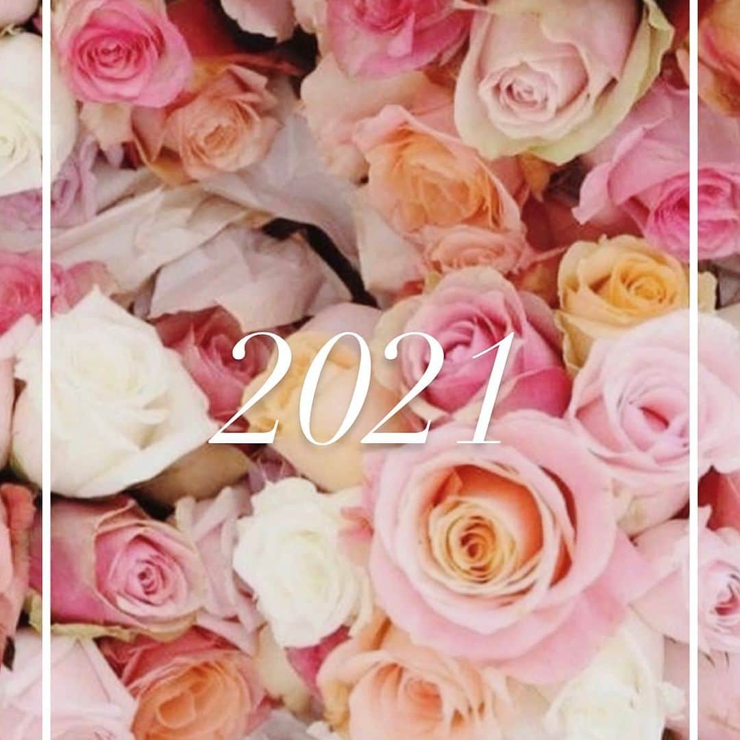 YUNAのインスタグラム：「𝟐𝟎𝟐𝟏 ♡」