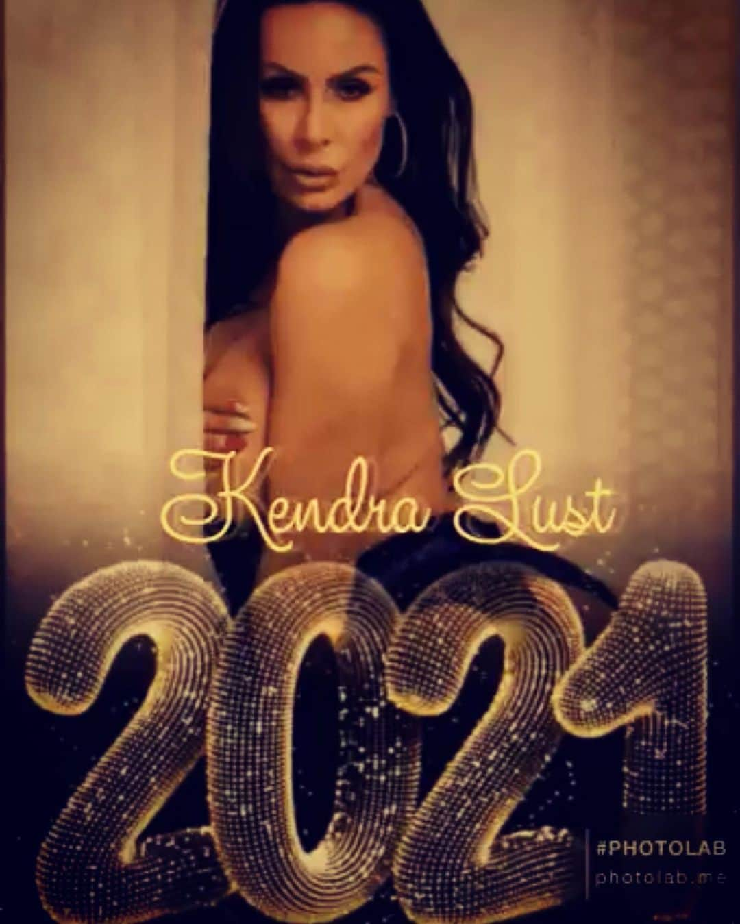 Kendra Lustさんのインスタグラム写真 - (Kendra LustInstagram)「#HappyNewYear wishing everyone a great new year .. Peace, love & laughter in #2021」1月1日 9時31分 - kendralust