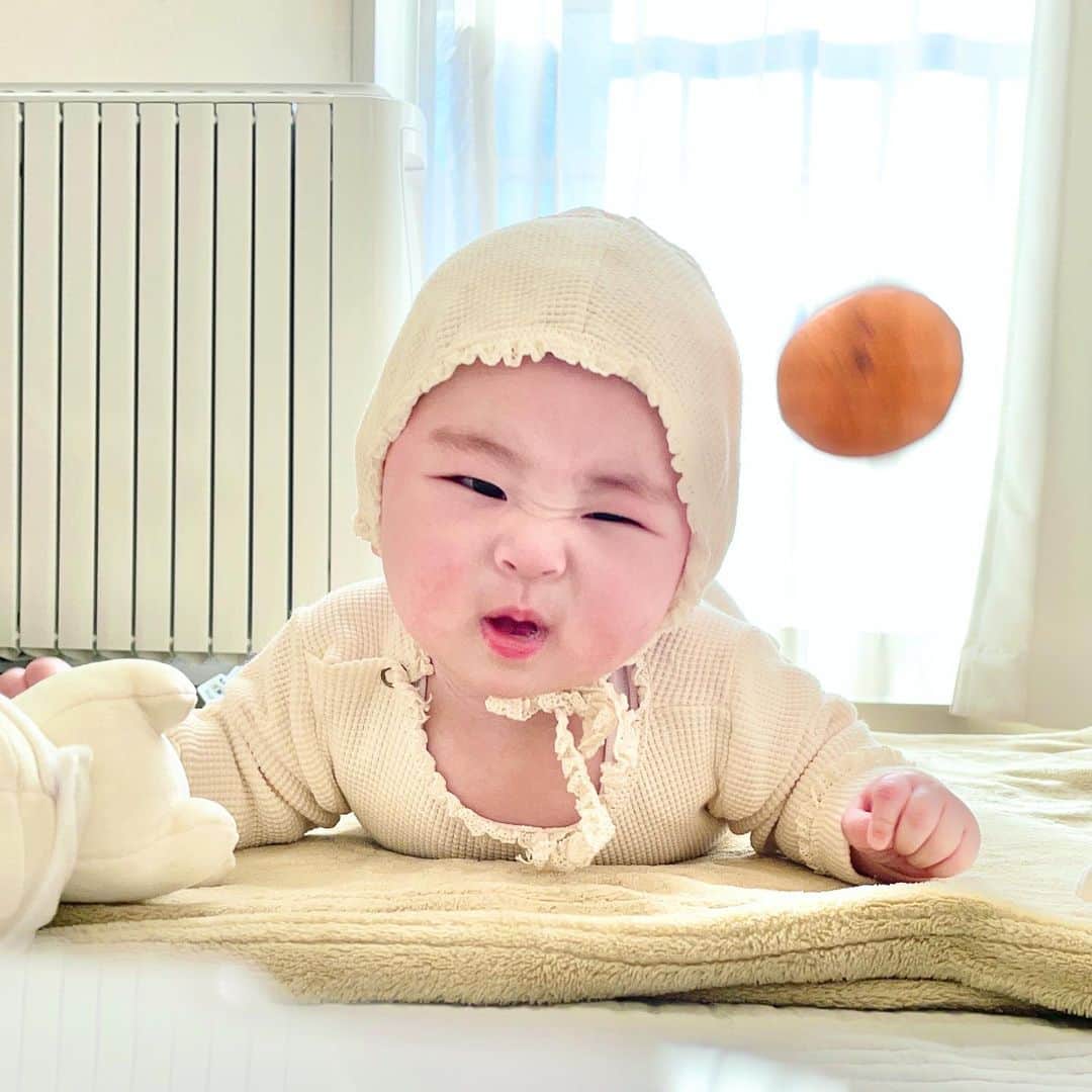 栄田祥子さんのインスタグラム写真 - (栄田祥子Instagram)「新しい一年🍊 どんな状況でも、どんな心境でも、暮らしは待った無しだね。みんなのもとに気持ちの良い風が吹きますように！」1月1日 9時34分 - shoko_eida