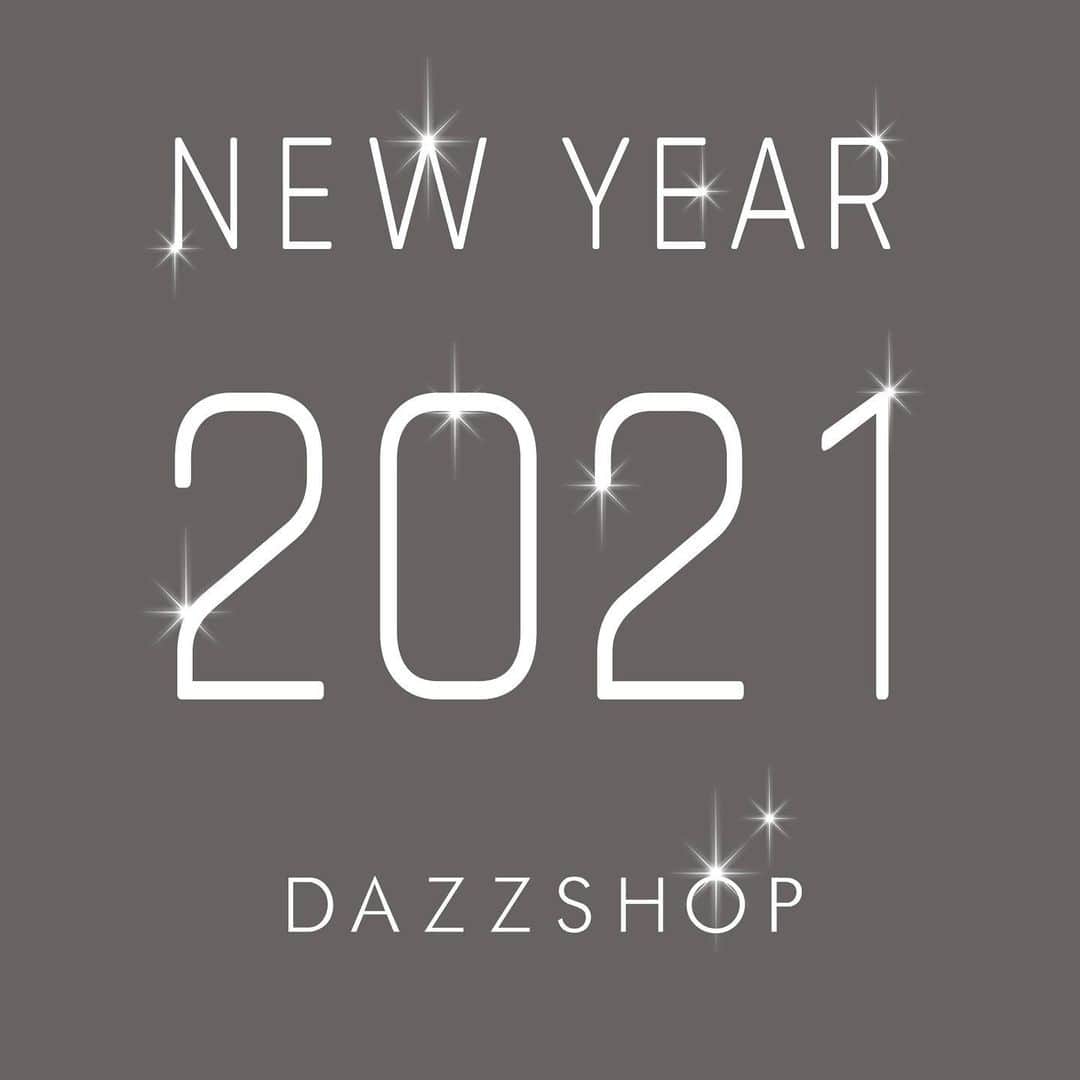 dazzshop officialのインスタグラム：「. . HAPPY NEW YEAR! . "瞳からメイクアップする" ～Only your eyes, only your color～ . 一人ひとりの個性美を引き出すメイクアップで、新しい自分に出会う。 . 明るく華やかな1年となりますように。 . . #DAZZSHOP #ダズショップ #新年 #新年のご挨拶 #newyear2021 #happynewyear #2021 @dazzshop_beauty」