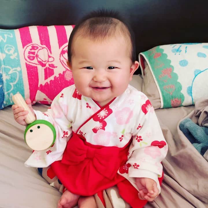 のインスタグラム：「明けましておめでとうございす♡ 今年もよろしくお願いします🤲 #生後7ヶ月」