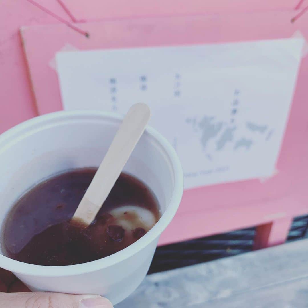 入江悠さんのインスタグラム写真 - (入江悠Instagram)「あけましておめでとうございます。 いつも通ってるコーヒ屋さんでスペシャルなおしるこ。 今年もどうぞよろしくお願いします。」1月1日 10時02分 - u_irie