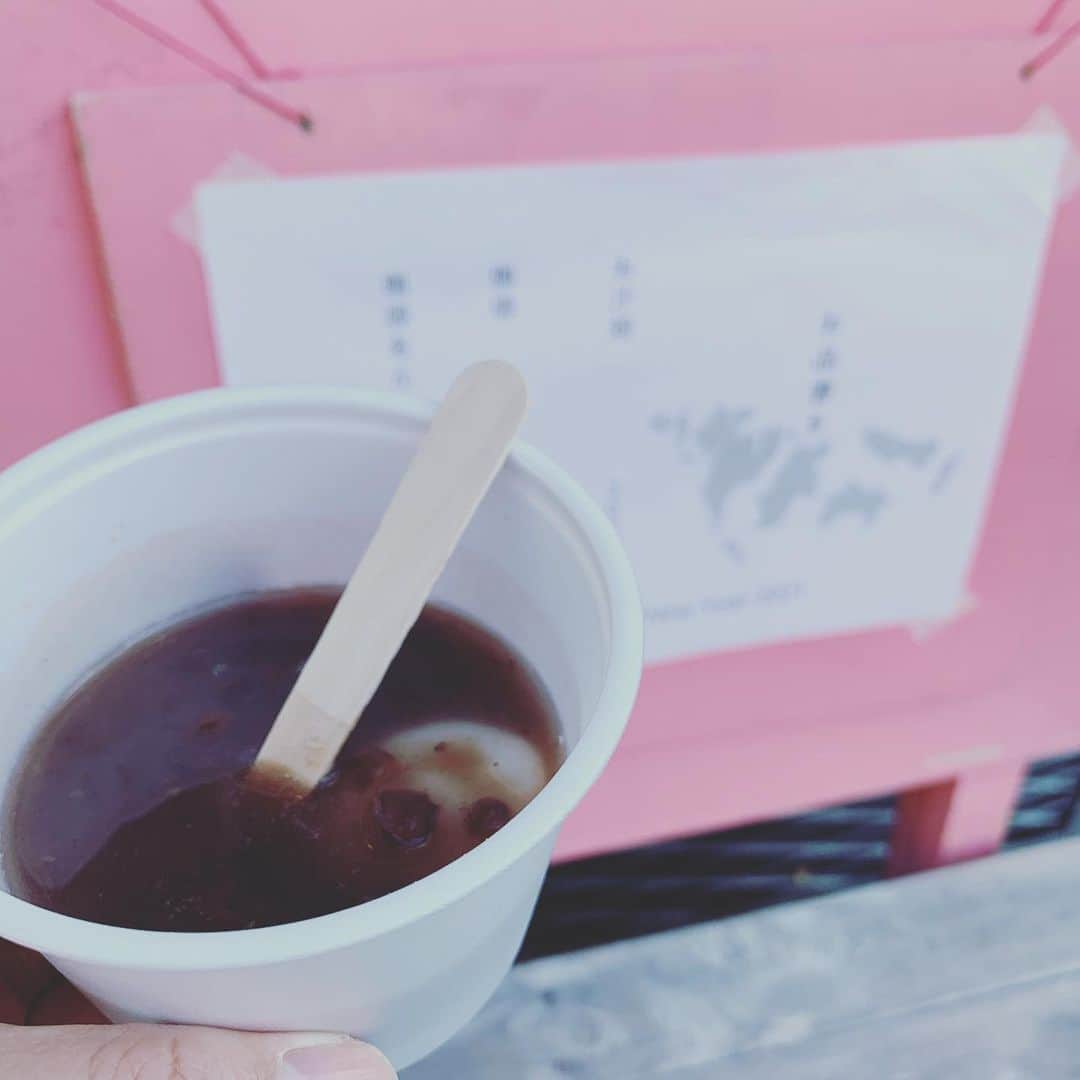 入江悠のインスタグラム：「あけましておめでとうございます。 いつも通ってるコーヒ屋さんでスペシャルなおしるこ。 今年もどうぞよろしくお願いします。」