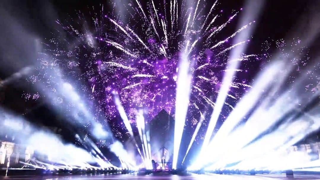 デヴィッド・ゲッタのインスタグラム：「I want to wish you a Happy New Year!!! I hope everybody will be healthy in 2021 🙏🏼🙏🏼🙏🏼🙏🏼 SEE YOU SOON ON THE DANCEFLOORS!!!!!!」