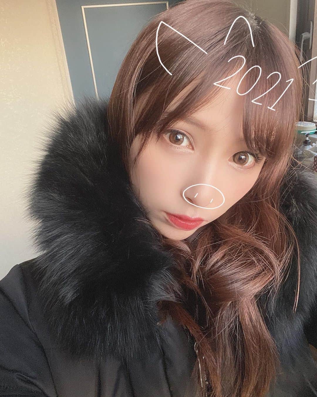 鶴巻星奈のインスタグラム：「あけましておめでとうございます🎍  2021年もよろしくお願い致します✨🙇‍♀️」