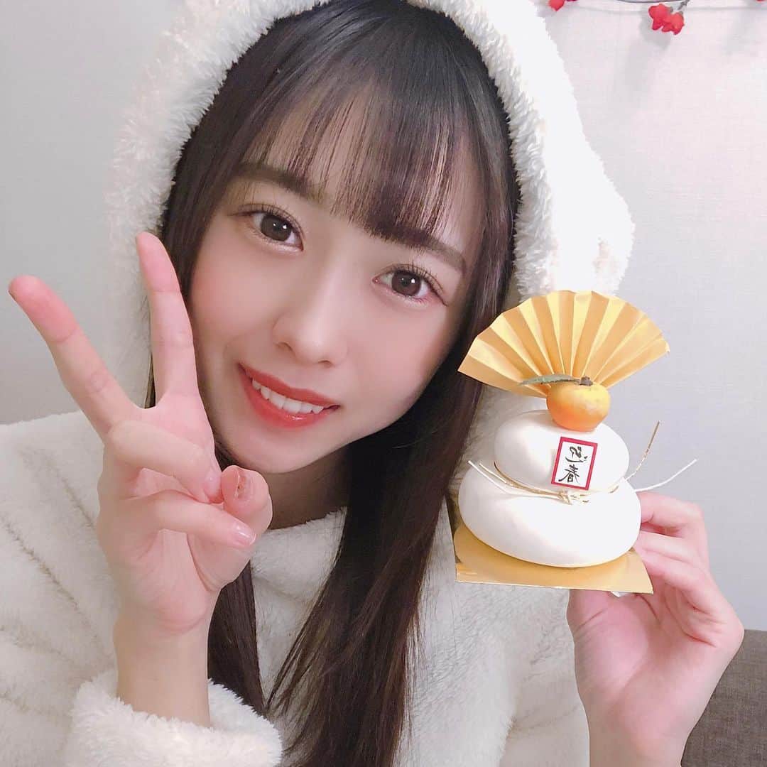高橋美海のインスタグラム：「2021年素敵な一年になりますように🐮」