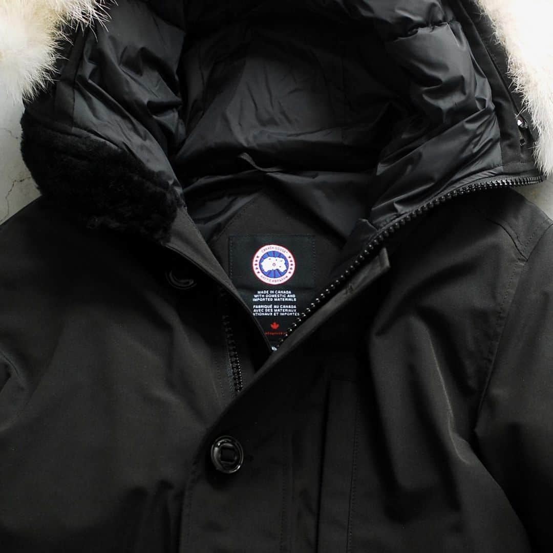 wonder_mountain_irieさんのインスタグラム写真 - (wonder_mountain_irieInstagram)「_ CANADA GOOSE / カナダグース “JASPER PARKA” ¥134,200- _ CANADA GOOSE の購入をご希望の場合は、 オンラインストアDigitalMountainの購入希望の商品ページからメールでご連絡下さい。 お電話でのお問い合わせもご対応させていただきます。 _ 〈online store / @digital_mountain〉 https://www.digital-mountain.net/shopdetail/000000008308/ _ 【オンラインストア#DigitalMountain へのご注文】 *24時間受付 *15時までご注文で即日発送 *1万円以上ご購入で送料無料 tel：084-973-8204 _ We can send your order overseas. Accepted payment method is by PayPal or credit card only. (AMEX is not accepted)  Ordering procedure details can be found here. >>http://www.digital-mountain.net/html/page56.html  _ 本店：#WonderMountain  blog>> http://wm.digital-mountain.info _ 〒720-0044  広島県福山市笠岡町4-18  JR 「#福山駅」より徒歩10分 #ワンダーマウンテン #japan #hiroshima #福山 #福山市 #尾道 #倉敷 #鞆の浦 近く _ 系列店：@hacbywondermountain _」1月1日 10時21分 - wonder_mountain_