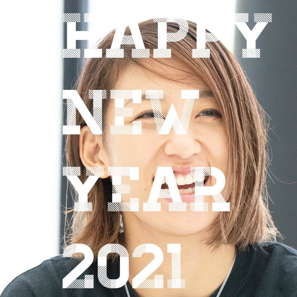 杉山しずかのインスタグラム：「startしましょー！ #happynewyear」