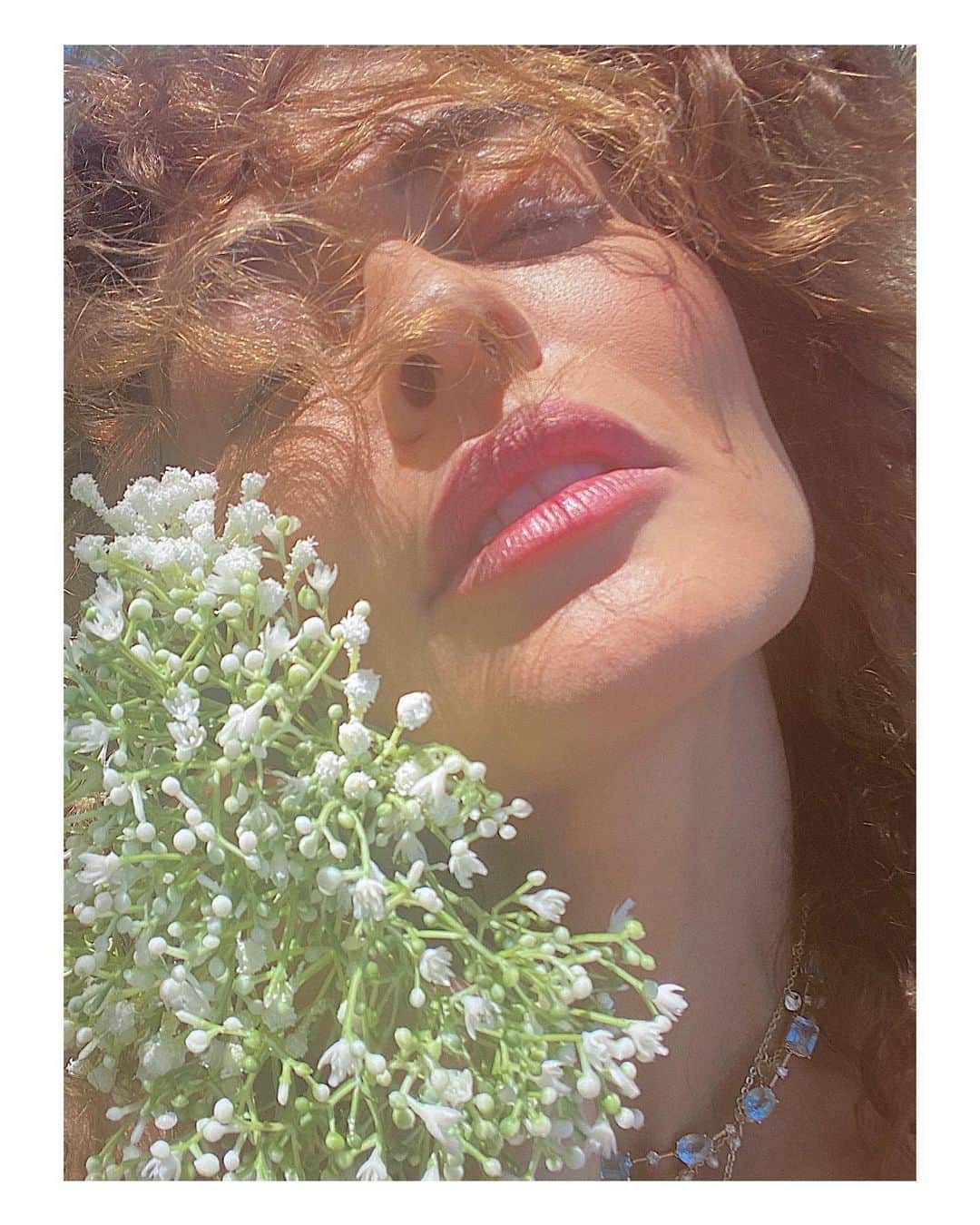 ジュリアナ・パエスのインスタグラム：「Aprendi muito com você, 2020!!! Apesar de tudo, gratidão!」