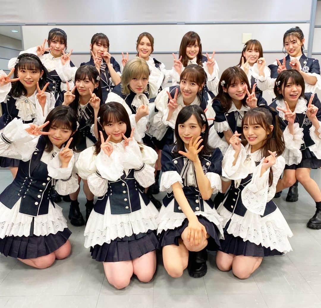 AKB48 Officialさんのインスタグラム写真 - (AKB48 OfficialInstagram)「HAPPY NEW YEAR🐮💕✨ 2021年もAKB48を よろしくお願いいたします🎶  早速、CDTVライブライブ 年越しSPに 出演してきました！  メンバーのインスタグラムも 是非チェックしてみてくださいね😆✨  #AKB48 #CDTVライブライブ」1月1日 1時43分 - akb48