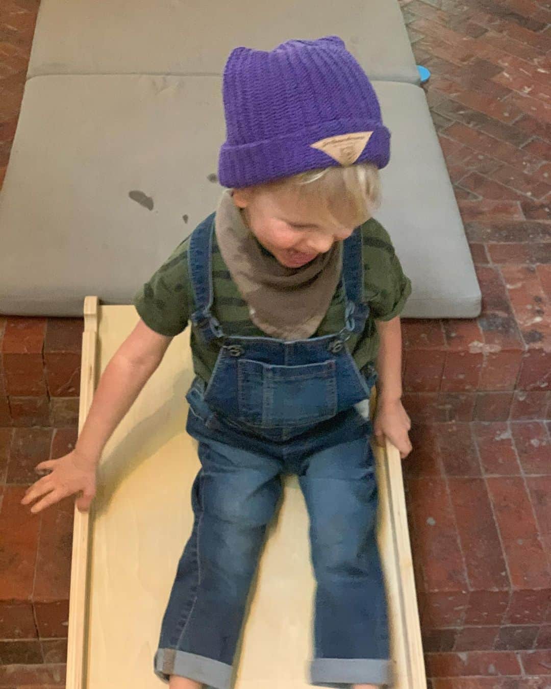 のインスタグラム：「Happy 4th Birthday Akira🎂my beautiful determined joyful Jedi warrior🤟🤟.  ♥️♥️♥️♥️♥️♥️♥️ Second slide: me in (early!) labor with my incredible home birth team @kantrowitz @trudiestyler @lbreggy - what an unforgettable New Year’s Eve ♥️♥️♥️♥️♥️♥️♥️♥️」