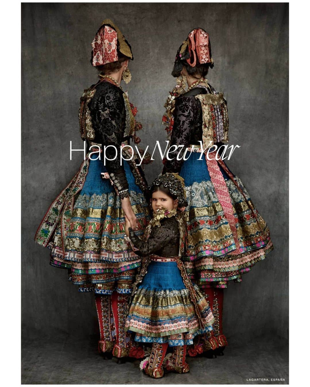 マリオ・テスティーノのインスタグラム：「HAPPY 2021!! 🥂 _ ¡FELIZ 2021! 🥂」