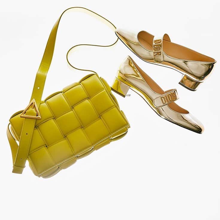 GILTのインスタグラム：「Make 2021 the year you perfect your collection. Tap to shop #BottegaVeneta and #Dior.」