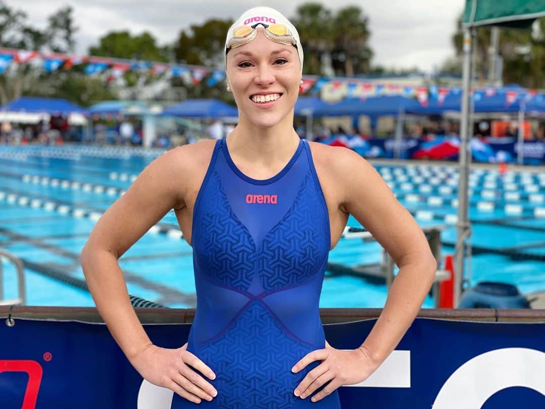 Julieのインスタグラム：「#tbt To a time when things were normal. Have a happy and very healthy new year! 🍾🥂🎉 . . . . #arenawaterinstinct #swimmer #summerjulep #swimming #swim #swimlife #swimmerslife #swimmersofinstagram #instaswim #mastersswimming #instaswimmer #usaswimming #swimpractice #myswimpro #swimsmarter #swimmeet」