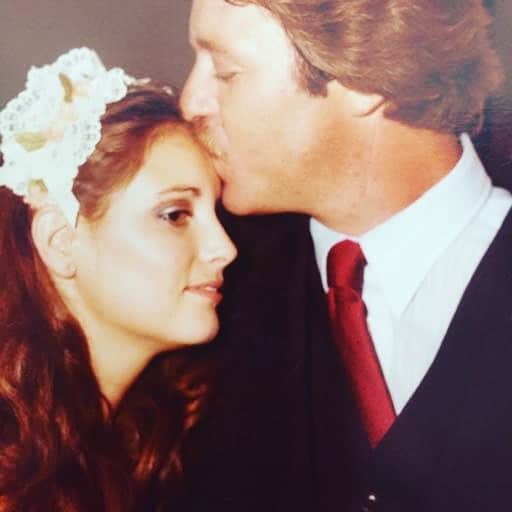 レイン・ギャリソンのインスタグラム：「On this New Years Eve 20 years ago I lost my mother, Lisa Garrison. We had our ups and downs but in hindsight I now understand how sick she was and the struggle she was enduring with her health. She died way too young at 41, but one thing she always said that has stuck with me through the years is, “Lane don’t be content with the cards you were dealt.” In essence learn to take a bad hand and turn it into something great...educate yourself, work hard and pursue your dreams with passion. As we go into 2021 that’s my wish for anyone who was dealt a bad hand in 2020. God bless you all and #happynewyear」